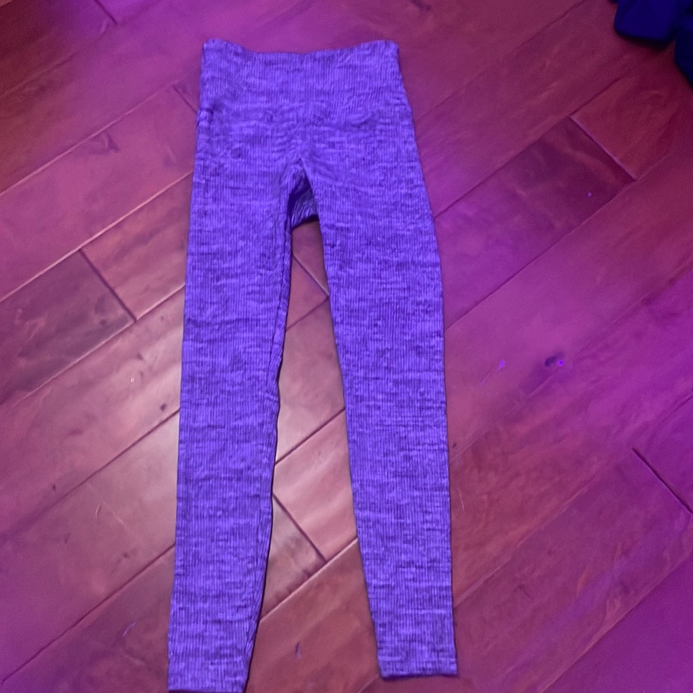 grey yoga pants